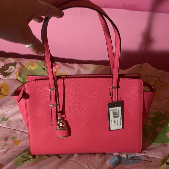 GUESS Purse ….BEAUTIFUL passion pink rose coloured purse with Gold detailing - Picture 2 of 12